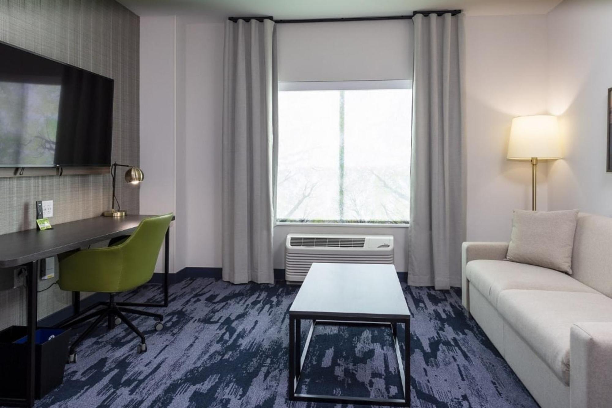 Fairfield & Hotel 3*