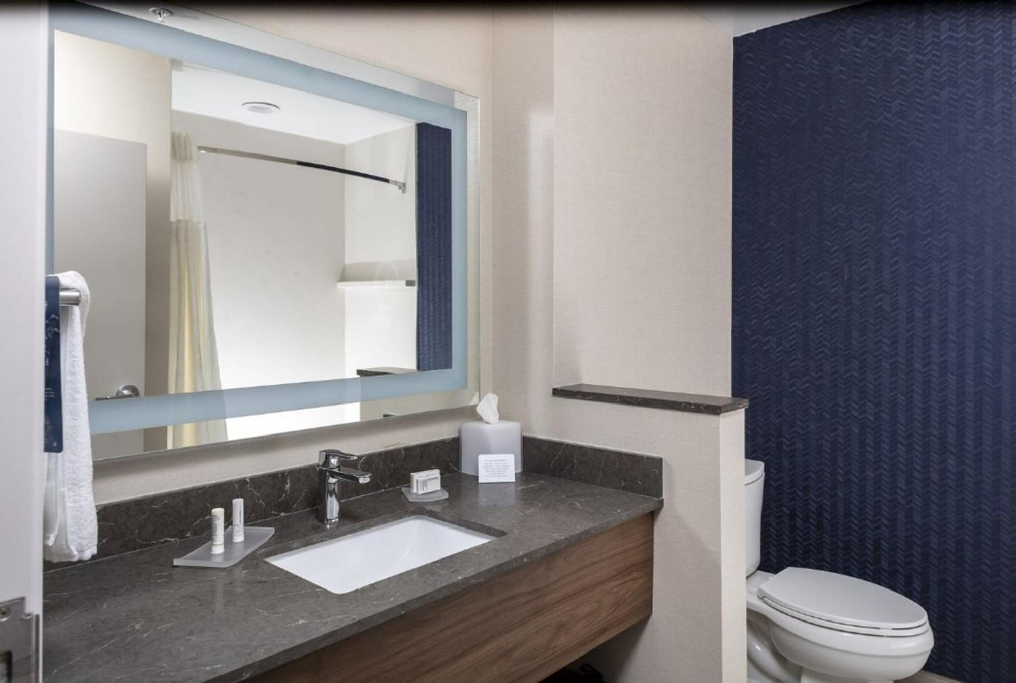 Hotel Fairfield & 3*