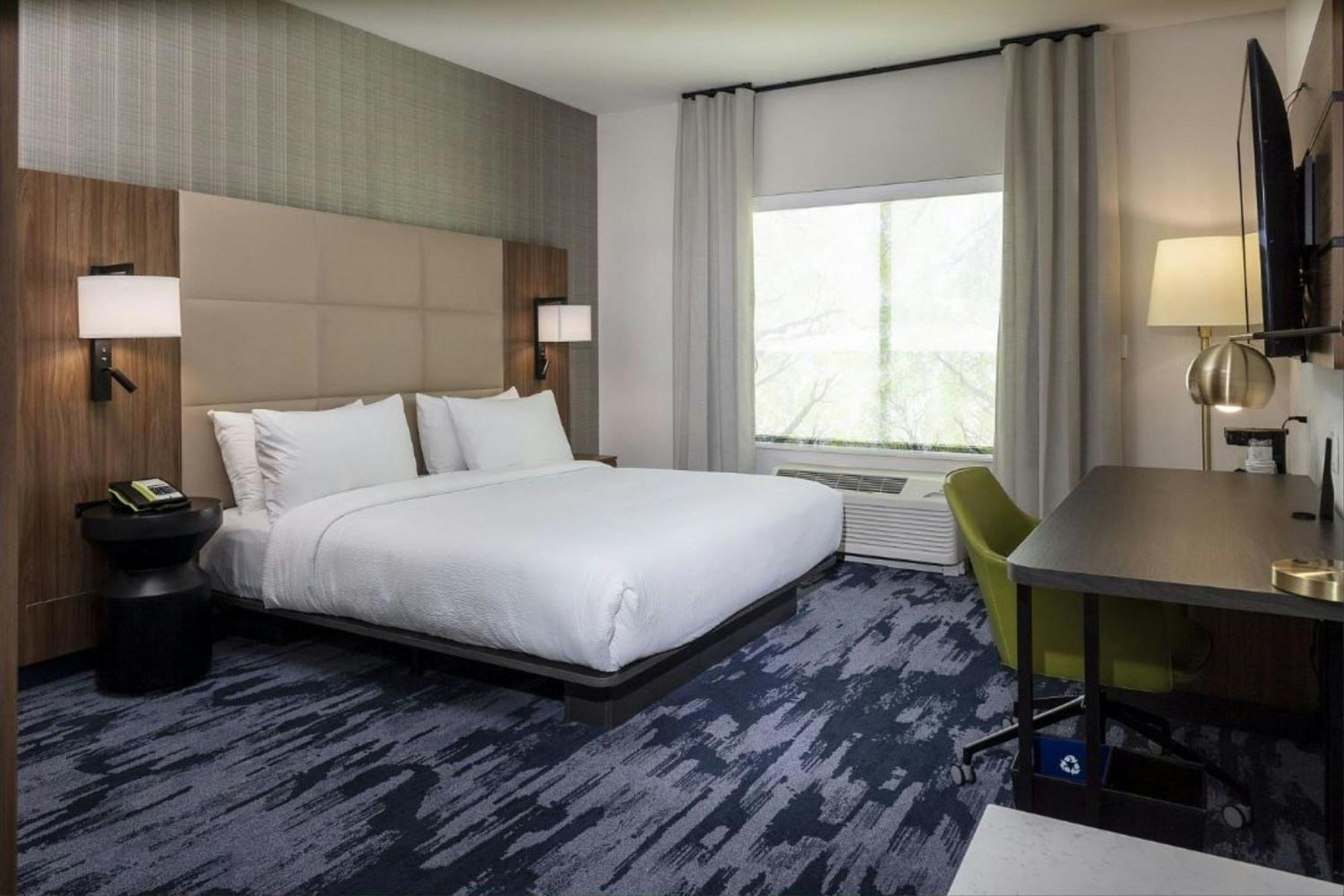 Hotel Fairfield & 3*